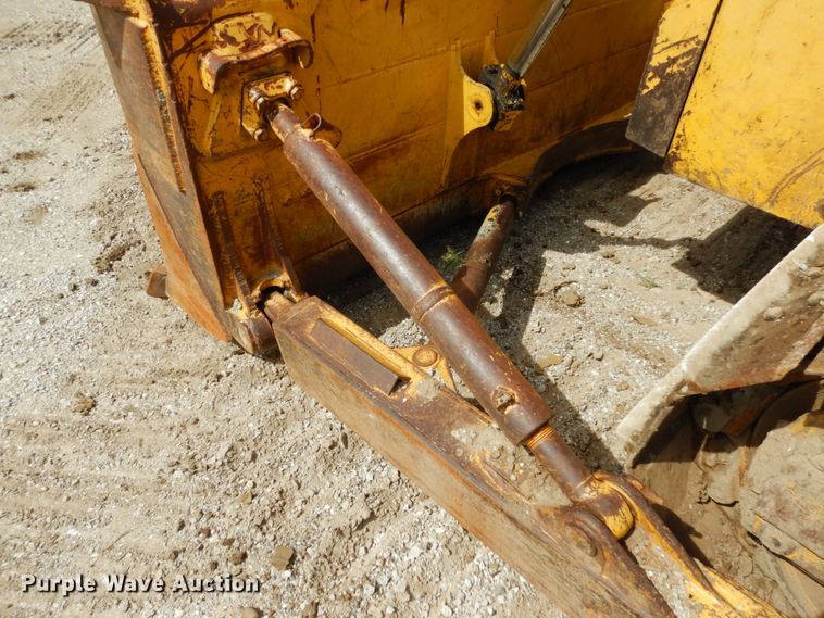 image for item JA9009 1994 Komatsu D65EX-12  dozer