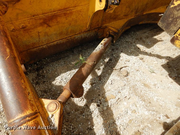 image for item JA9009 1994 Komatsu D65EX-12  dozer