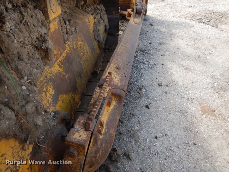 image for item JA9009 1994 Komatsu D65EX-12  dozer