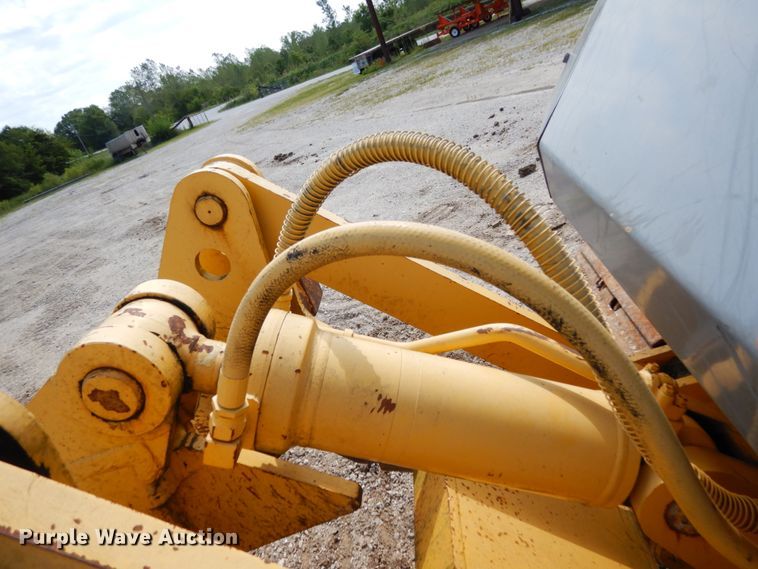 image for item JA9009 1994 Komatsu D65EX-12  dozer