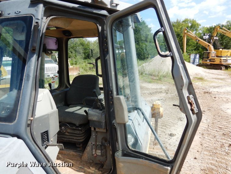 image for item JA9009 1994 Komatsu D65EX-12  dozer