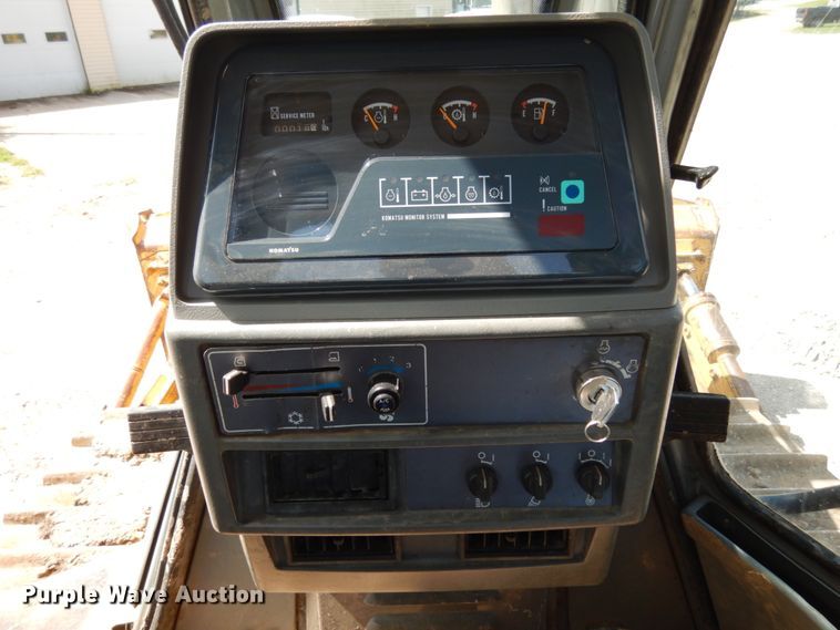 image for item JA9009 1994 Komatsu D65EX-12  dozer