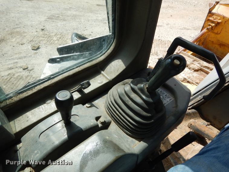 image for item JA9009 1994 Komatsu D65EX-12  dozer