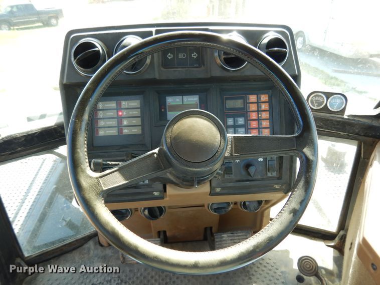 image for item JA9011 1992 Caterpillar Challenger 65B  track tractor