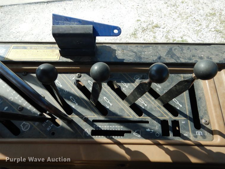 image for item JA9011 1992 Caterpillar Challenger 65B  track tractor