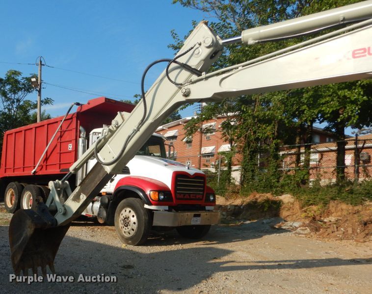 image for item JI9431 2003 Takeuchi TB145  mini excavator