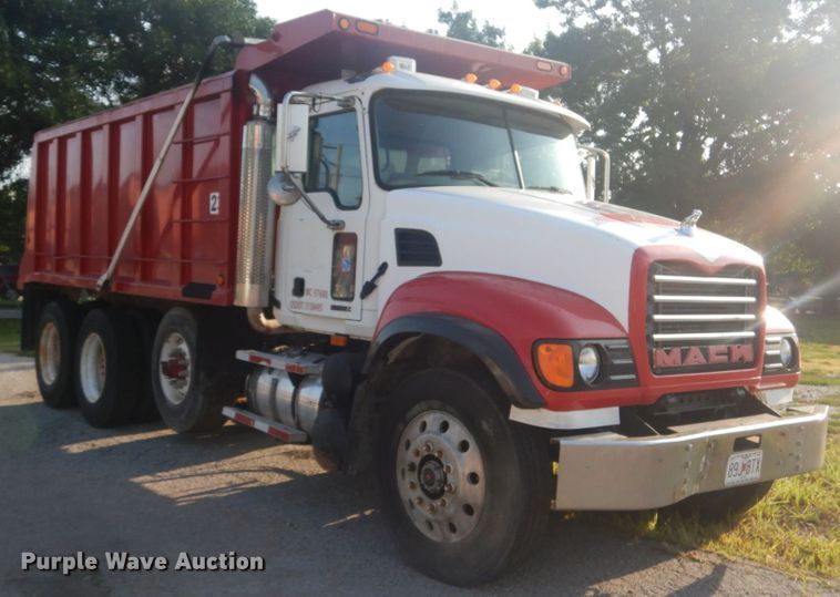 image for item JI9432 2003 Mack CV713  dump truck