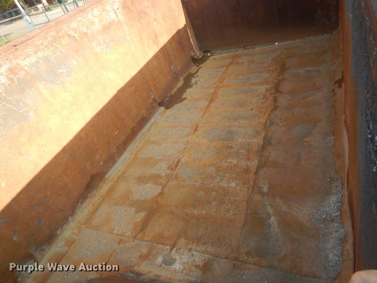 image for item JI9432 2003 Mack CV713  dump truck