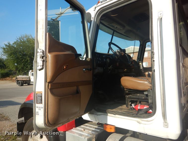 image for item JI9432 2003 Mack CV713  dump truck