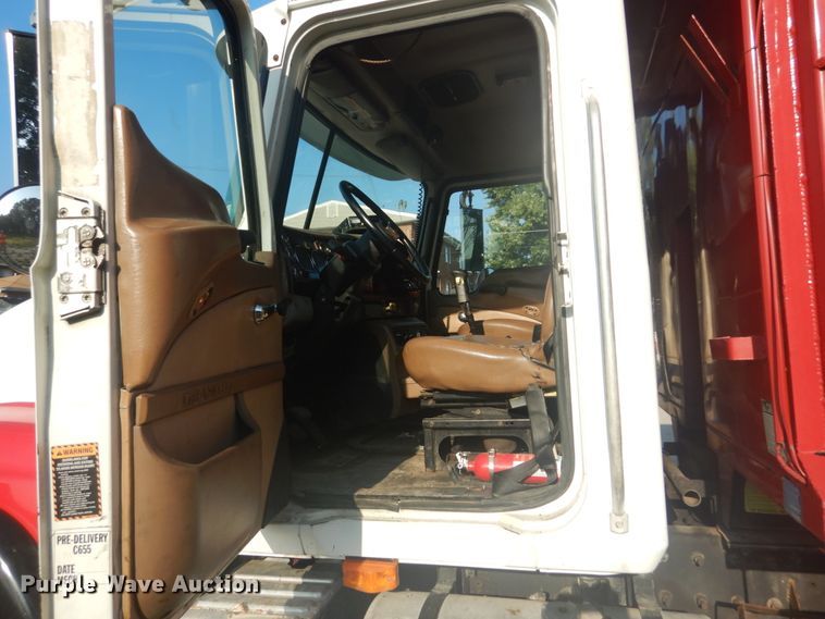 image for item JI9432 2003 Mack CV713  dump truck