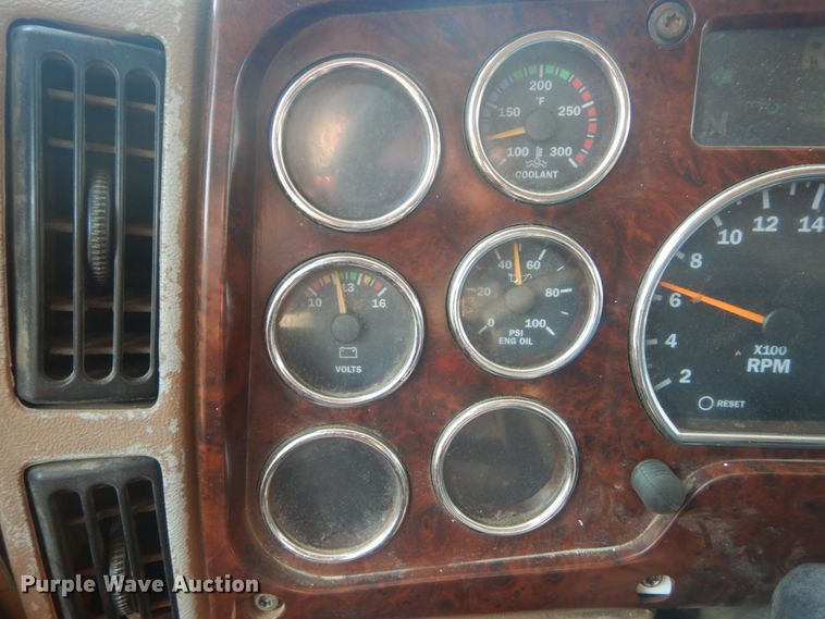 image for item JI9432 2003 Mack CV713  dump truck