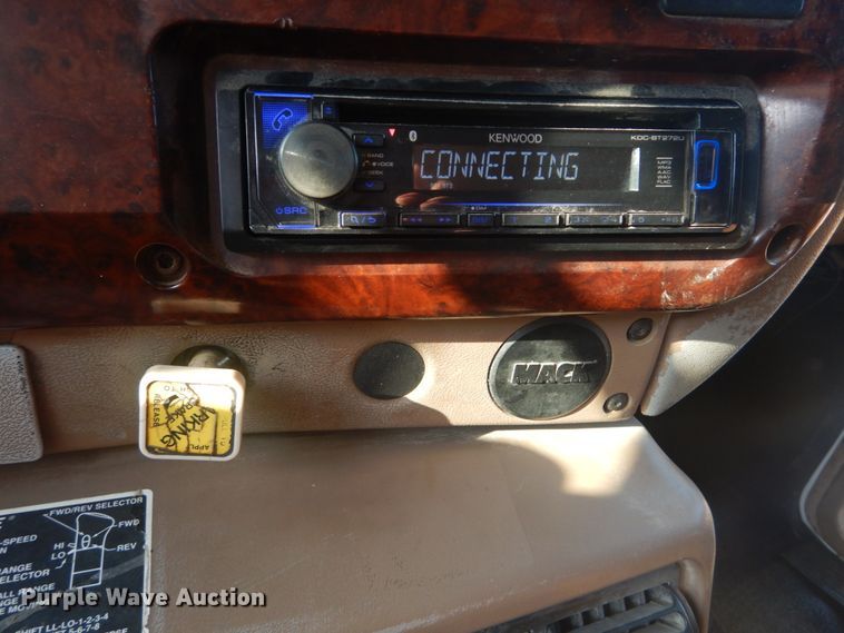 image for item JI9432 2003 Mack CV713  dump truck