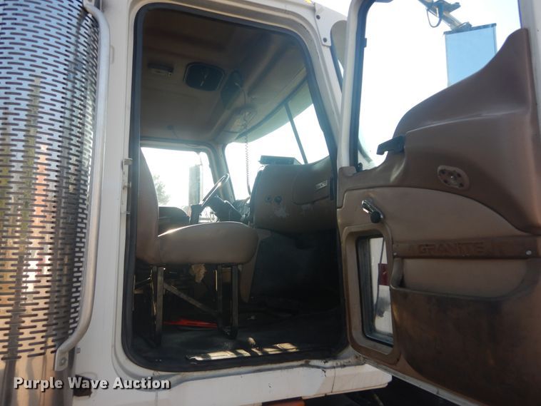 image for item JI9432 2003 Mack CV713  dump truck