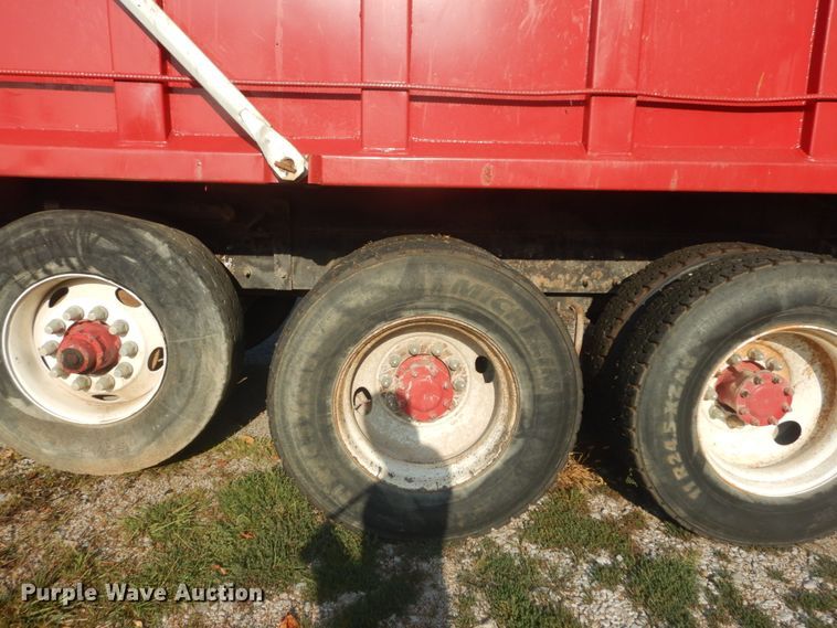 image for item JI9432 2003 Mack CV713  dump truck