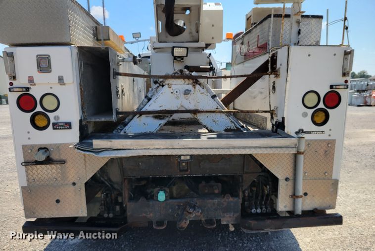 image for item JI9443 2011 Ford F750 Super Duty XLT  bucket truck