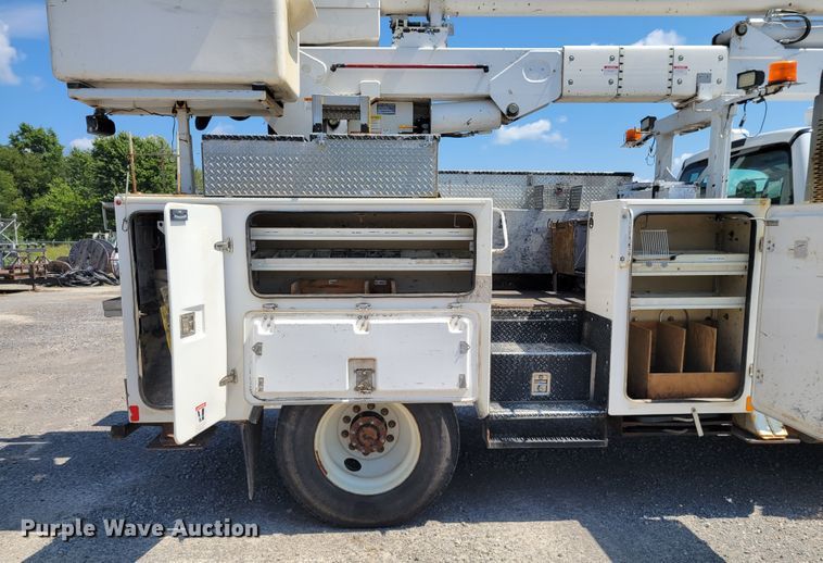 image for item JI9443 2011 Ford F750 Super Duty XLT  bucket truck