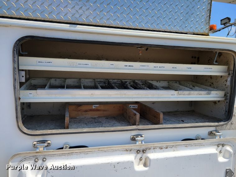 image for item JI9443 2011 Ford F750 Super Duty XLT  bucket truck