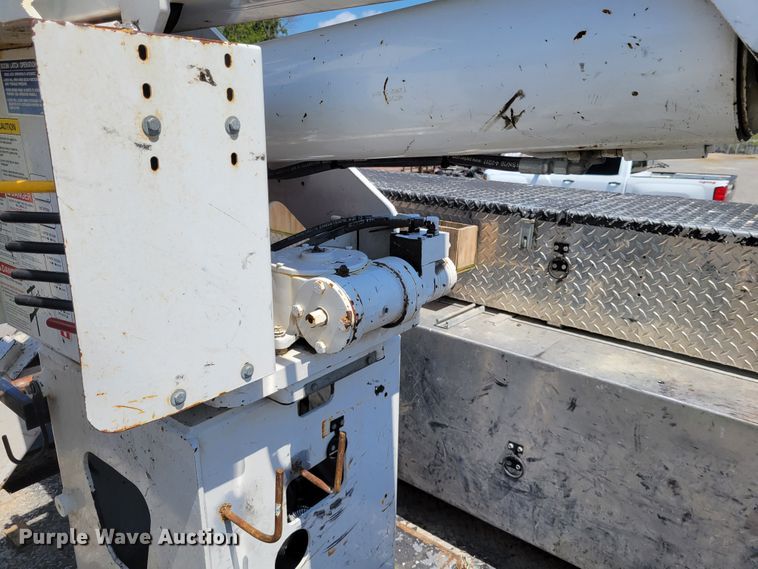 image for item JI9443 2011 Ford F750 Super Duty XLT  bucket truck