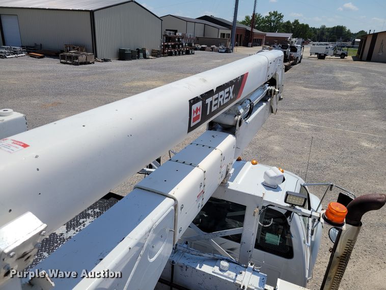 image for item JI9443 2011 Ford F750 Super Duty XLT  bucket truck