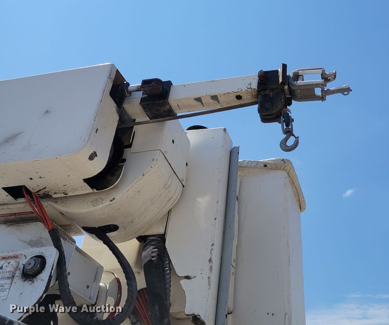 image for item JI9443 2011 Ford F750 Super Duty XLT  bucket truck