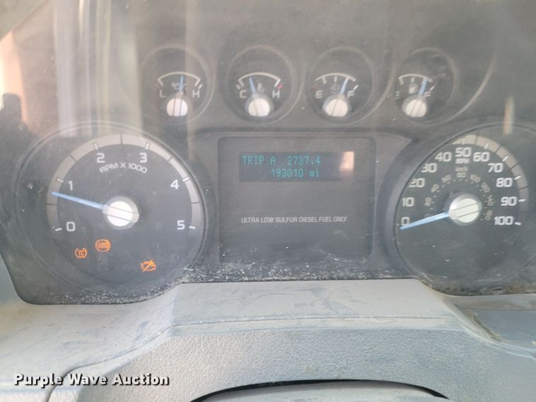 image for item JI9443 2011 Ford F750 Super Duty XLT  bucket truck