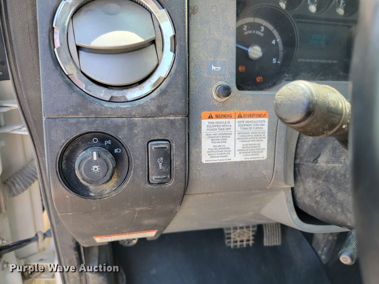 image for item JI9443 2011 Ford F750 Super Duty XLT  bucket truck