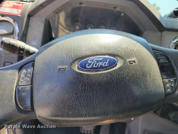 image for item JI9443 2011 Ford F750 Super Duty XLT  bucket truck