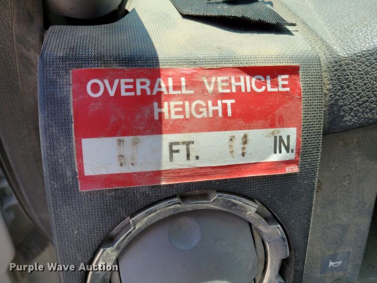 image for item JI9443 2011 Ford F750 Super Duty XLT  bucket truck