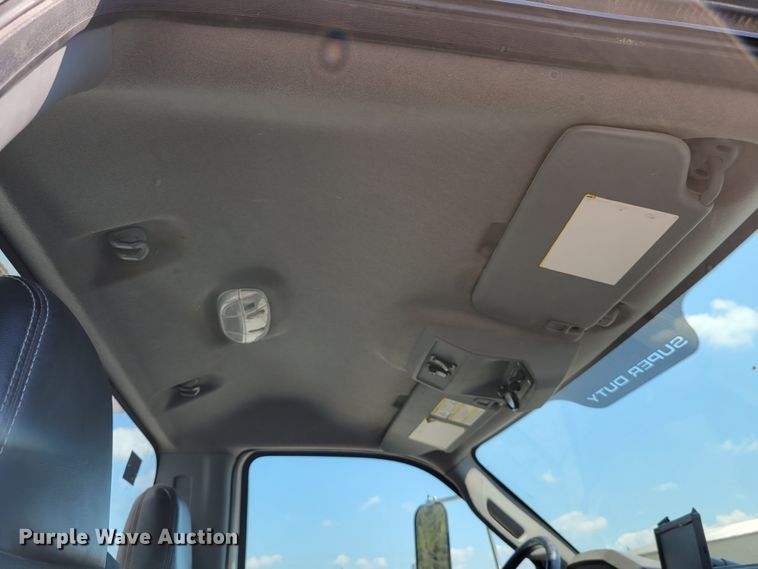 image for item JI9443 2011 Ford F750 Super Duty XLT  bucket truck