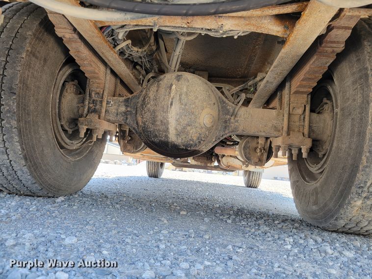 image for item JI9443 2011 Ford F750 Super Duty XLT  bucket truck