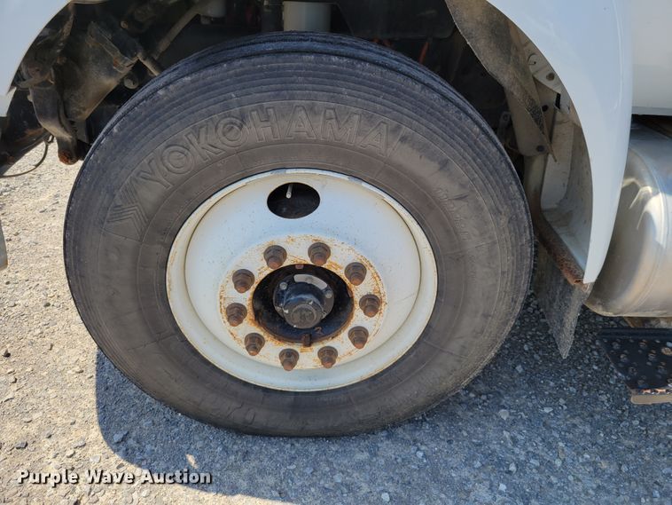 image for item JI9443 2011 Ford F750 Super Duty XLT  bucket truck