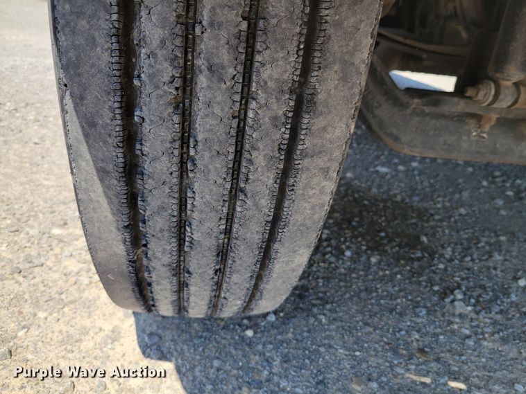 image for item JI9443 2011 Ford F750 Super Duty XLT  bucket truck