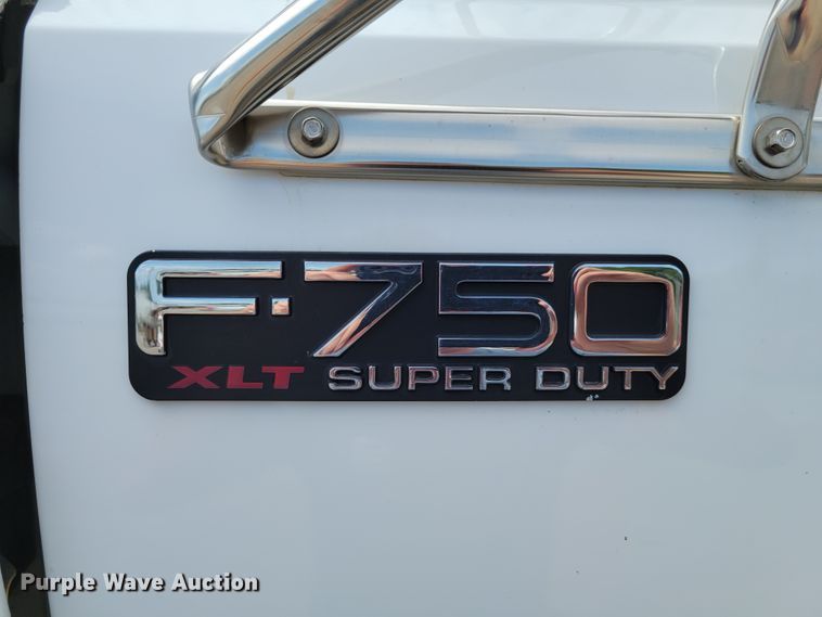 image for item JI9443 2011 Ford F750 Super Duty XLT  bucket truck