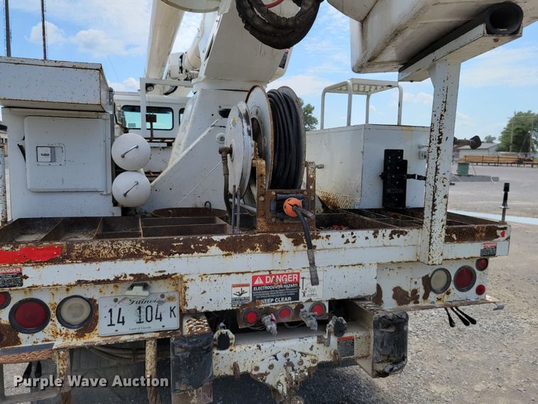 image for item JI9444 2001 Freightliner FL70  bucket truck