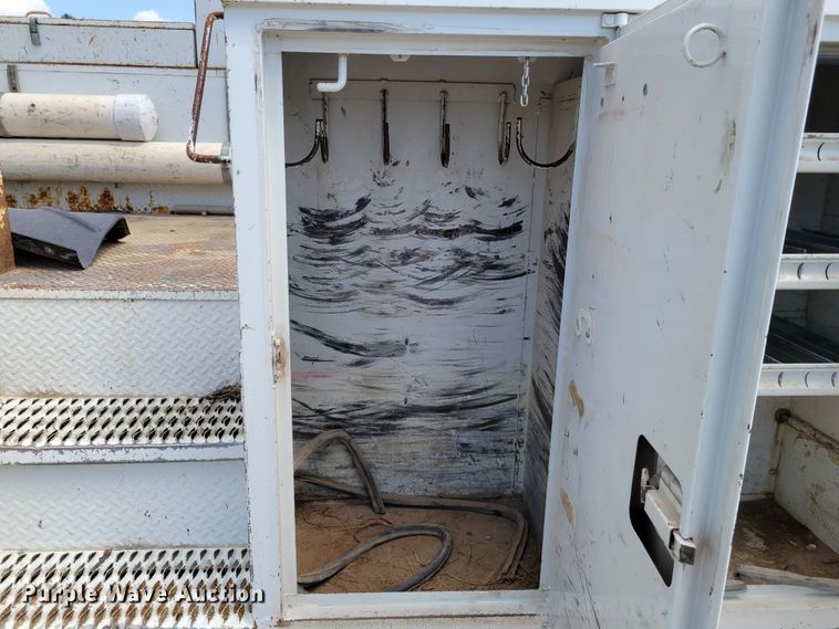 image for item JI9444 2001 Freightliner FL70  bucket truck