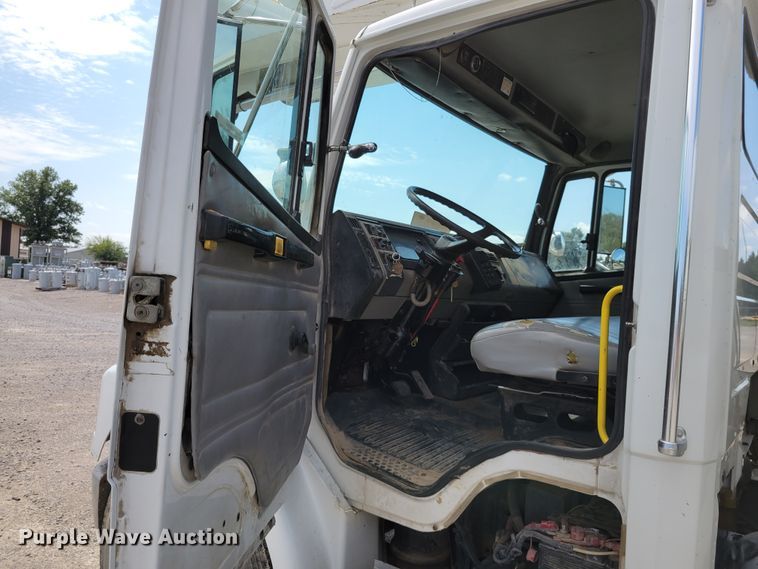 image for item JI9444 2001 Freightliner FL70  bucket truck