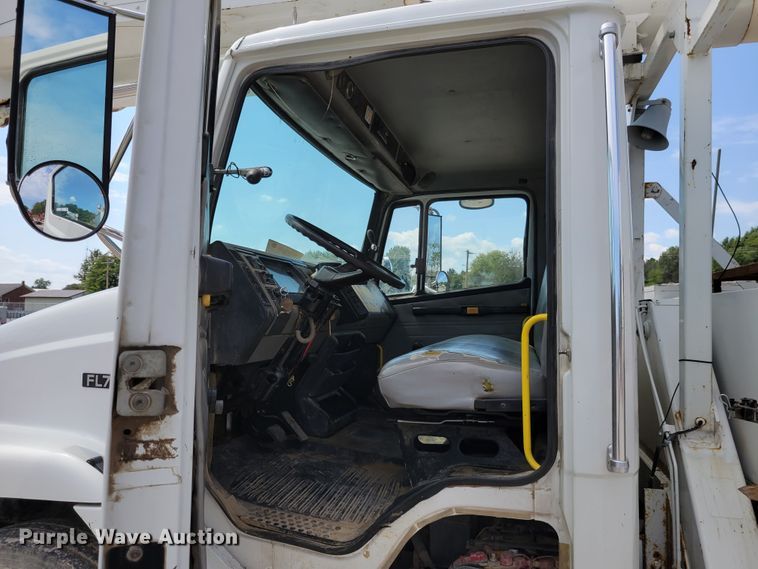 image for item JI9444 2001 Freightliner FL70  bucket truck