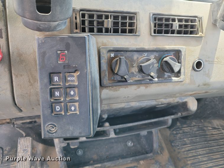 image for item JI9444 2001 Freightliner FL70  bucket truck