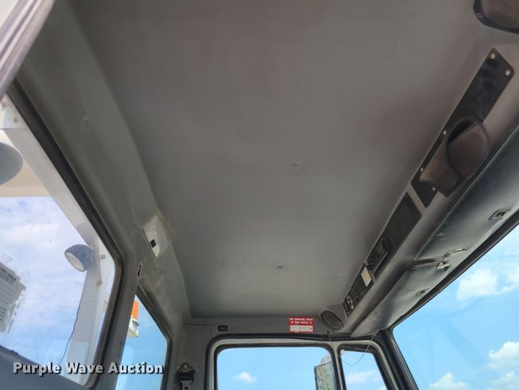 image for item JI9444 2001 Freightliner FL70  bucket truck