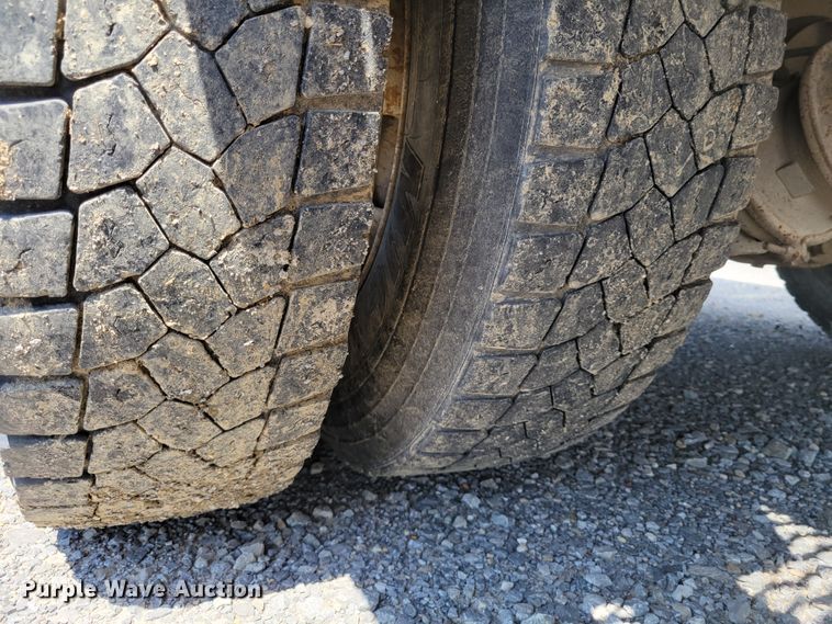 image for item JI9444 2001 Freightliner FL70  bucket truck