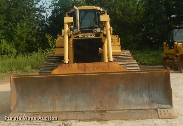 image for item JI9496 2004 Caterpillar D6R LGP Series II  dozer