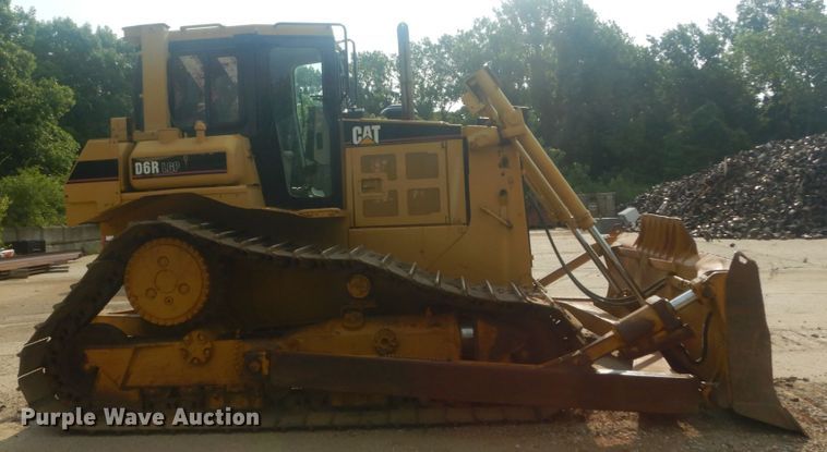 image for item JI9496 2004 Caterpillar D6R LGP Series II  dozer