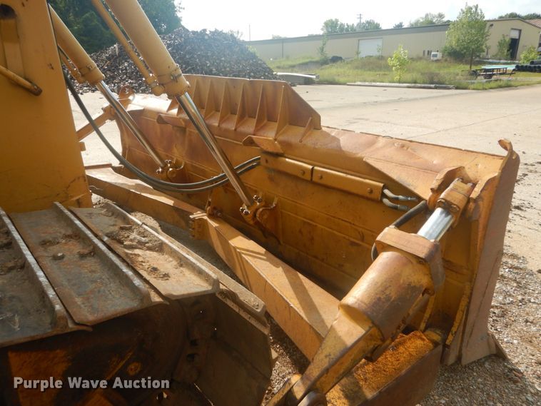 image for item JI9496 2004 Caterpillar D6R LGP Series II  dozer