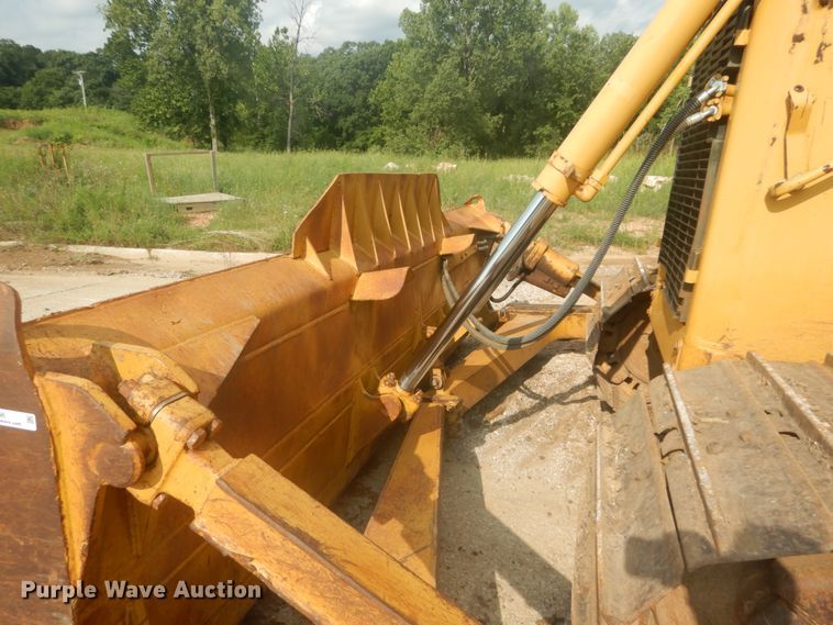 image for item JI9496 2004 Caterpillar D6R LGP Series II  dozer