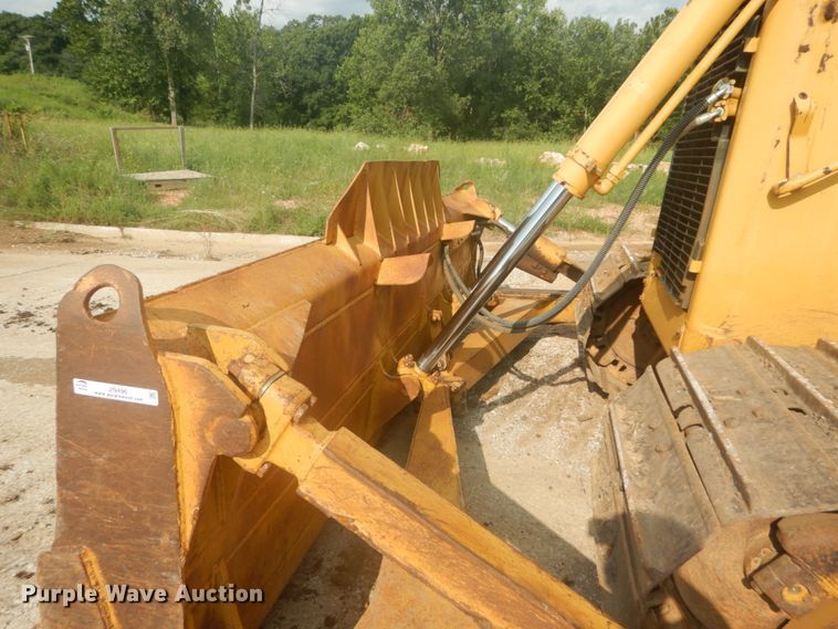 image for item JI9496 2004 Caterpillar D6R LGP Series II  dozer