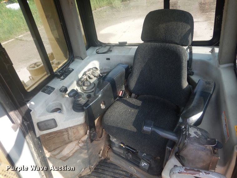 image for item JI9496 2004 Caterpillar D6R LGP Series II  dozer