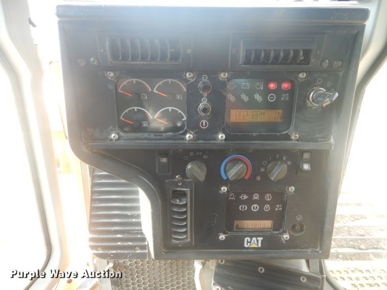 image for item JI9496 2004 Caterpillar D6R LGP Series II  dozer