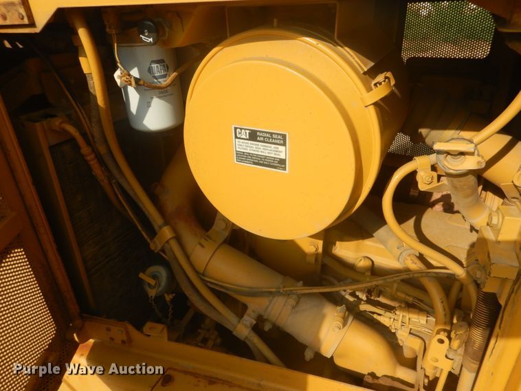 image for item JI9496 2004 Caterpillar D6R LGP Series II  dozer