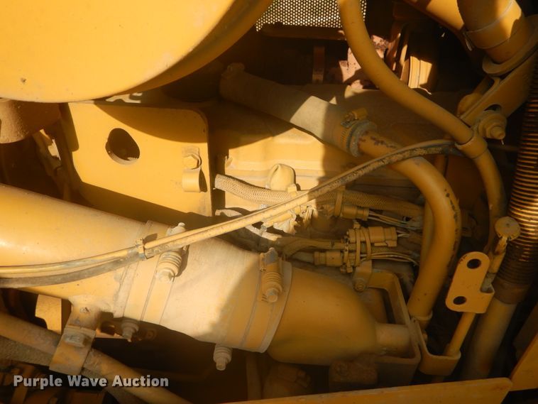 image for item JI9496 2004 Caterpillar D6R LGP Series II  dozer