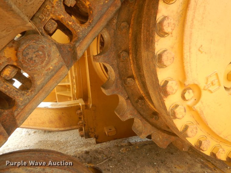 image for item JI9496 2004 Caterpillar D6R LGP Series II  dozer